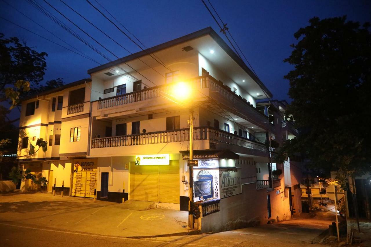 Hospedaje Aquel Almendro Hotel Santa Fe de Antioquia Exterior photo