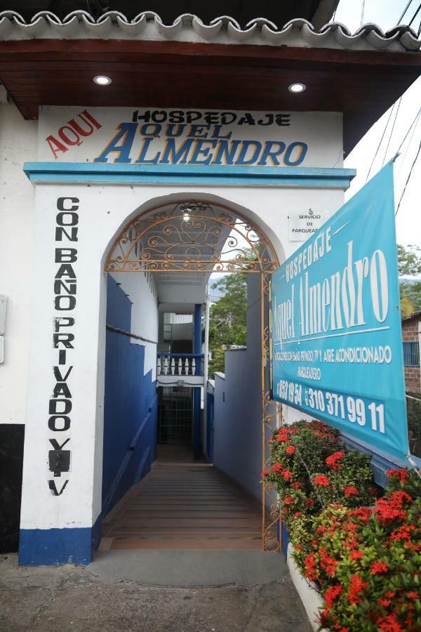 Hospedaje Aquel Almendro Hotel Santa Fe de Antioquia Exterior photo