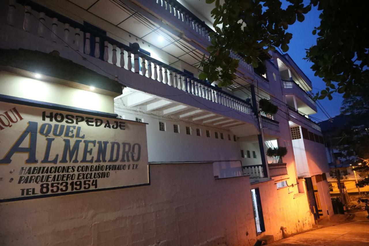 Hospedaje Aquel Almendro Hotel Santa Fe de Antioquia Exterior photo