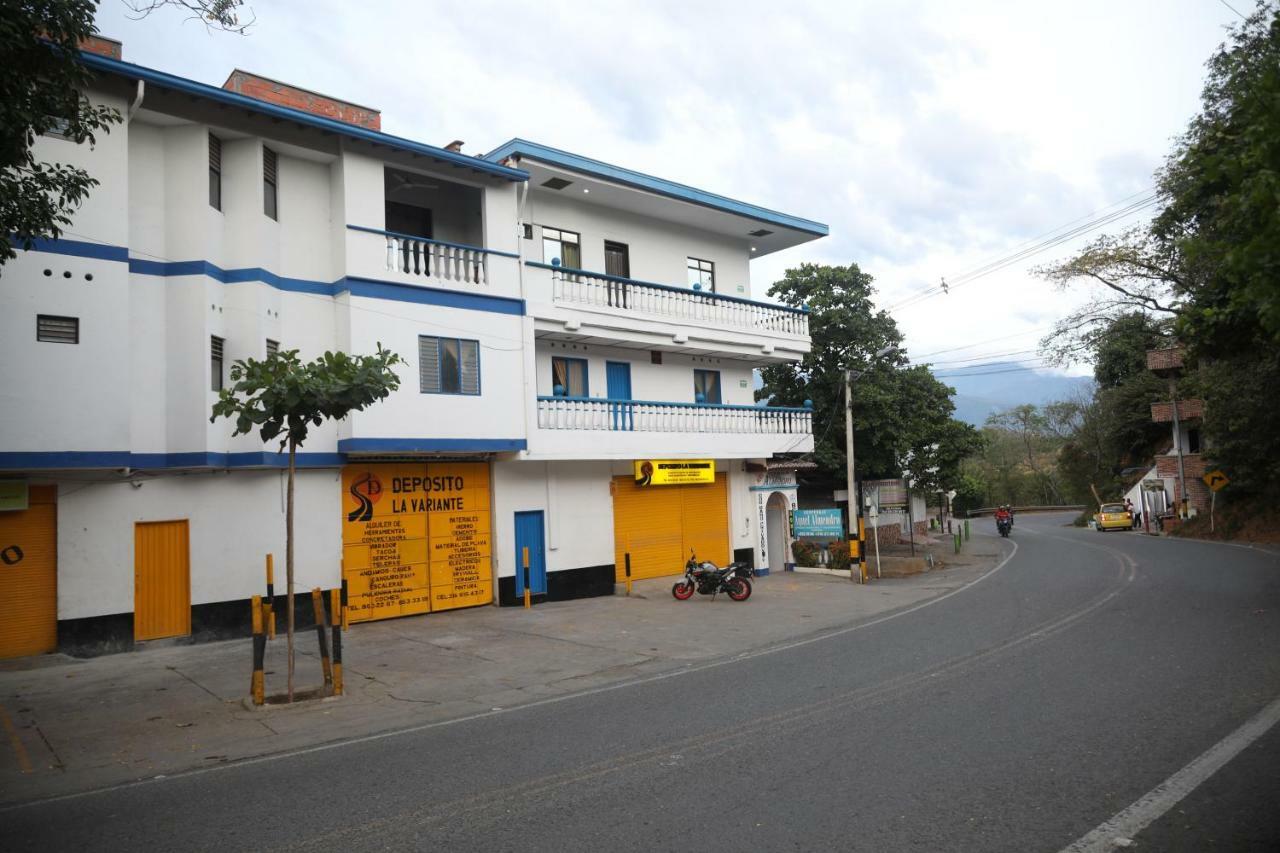 Hospedaje Aquel Almendro Hotel Santa Fe de Antioquia Exterior photo